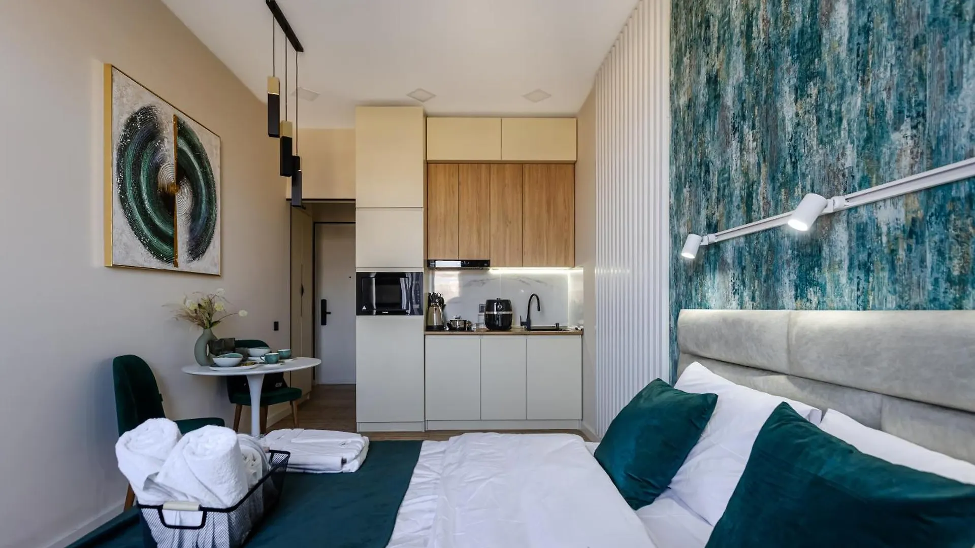 Tbilisi Luxury Jacuzzi Studio