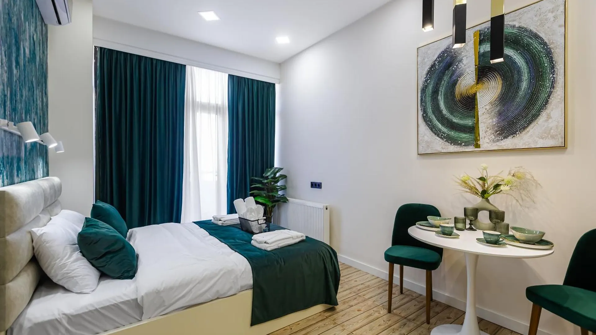 Tbilisi Luxury Jacuzzi Studio