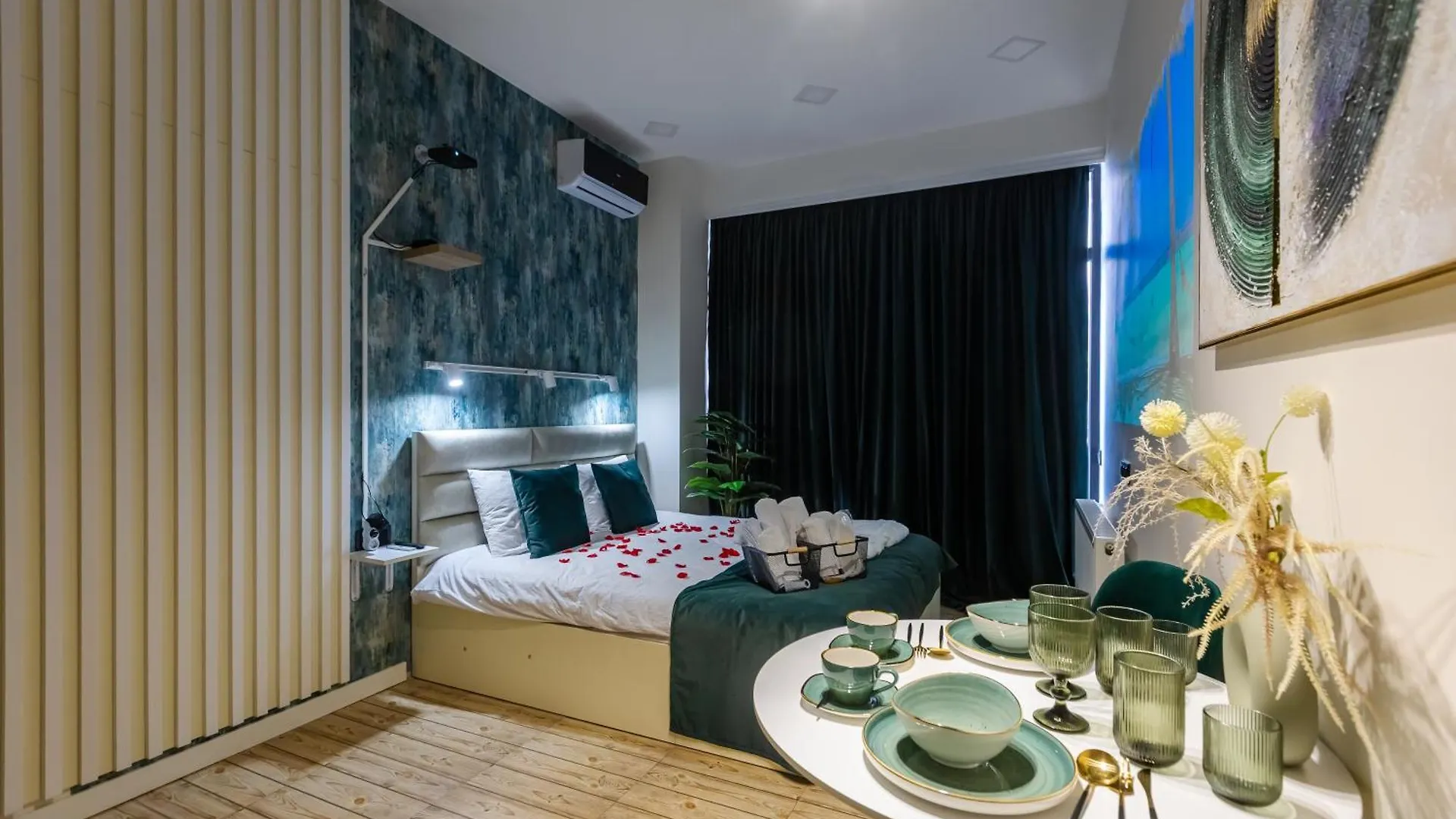 Tbilisi Luxury Jacuzzi Studio 0*,  Грузия