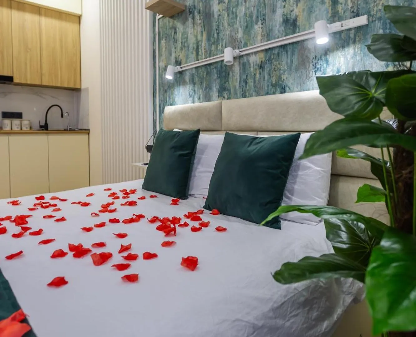 Tbilisi Luxury Jacuzzi Studio