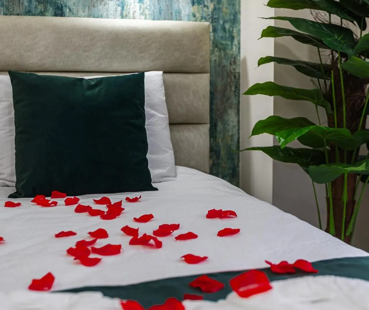 Tbilisi Luxury Jacuzzi Studio Апартаменты